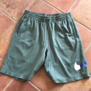 XL Nike sb Sunday shorts